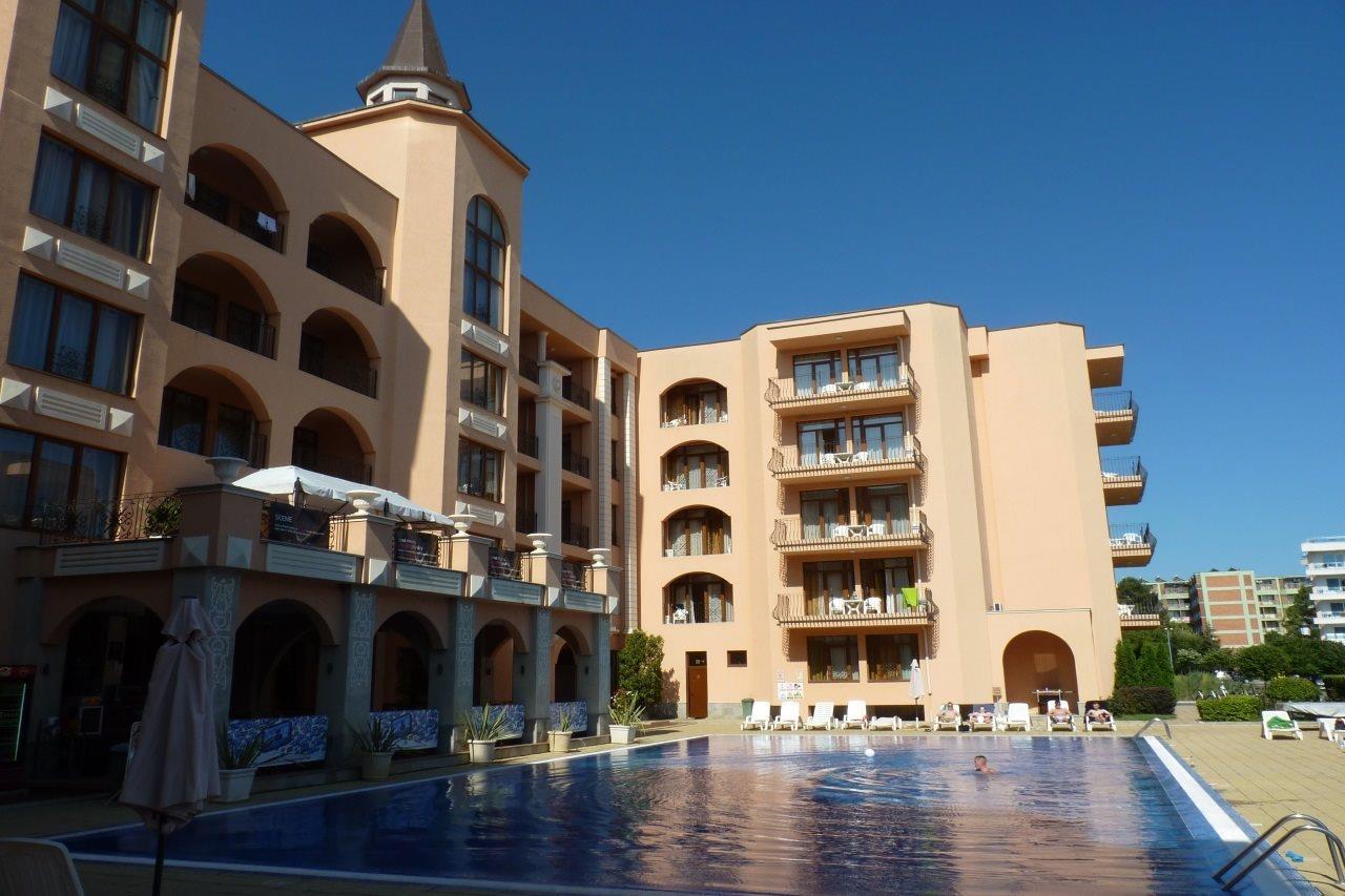Aparthotel Palazzo Pantai Sunny Luaran gambar