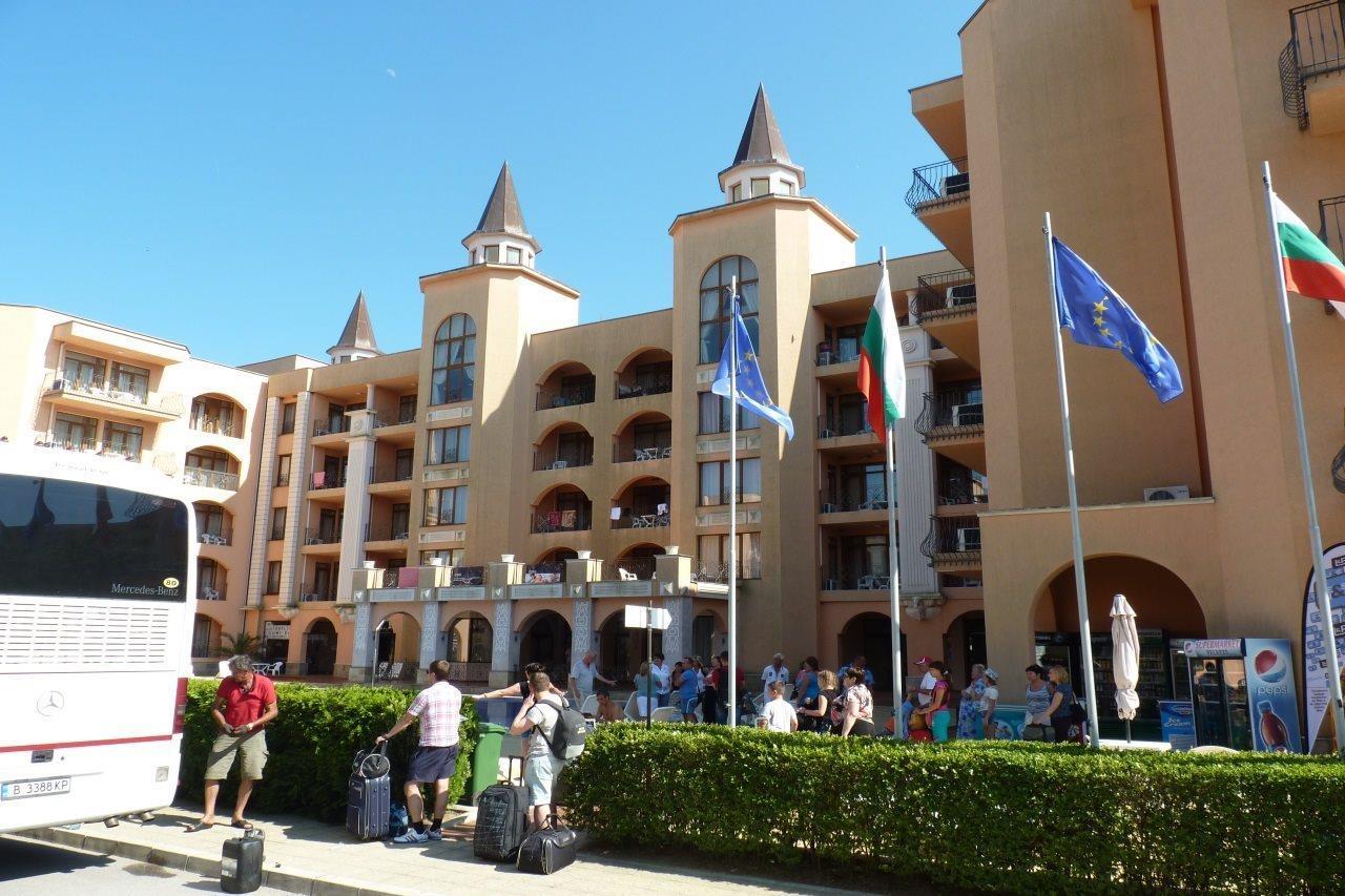 Aparthotel Palazzo Pantai Sunny Luaran gambar